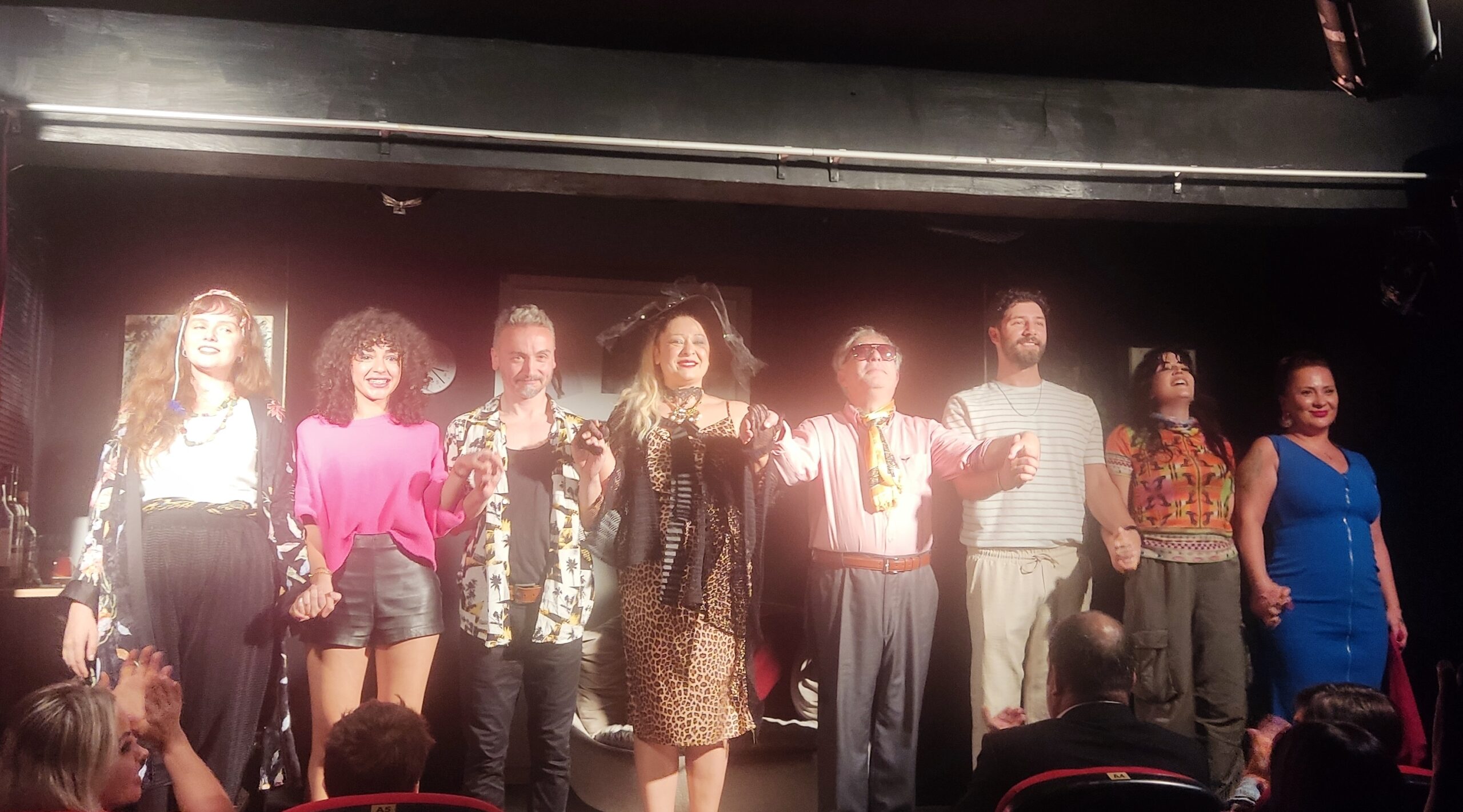 Sonsuz Tiyatro Kahkaha Şen Kızlar