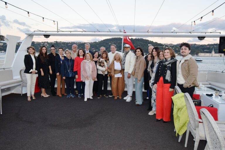 TUED’den Boğaz’da Görkemli Yaza Veda Sunset Cruise Buluşması (3)